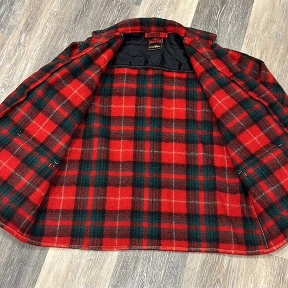 Vintage Carss Mackinaw red plaid wool button down jack style jacket - Picture 7 of 10